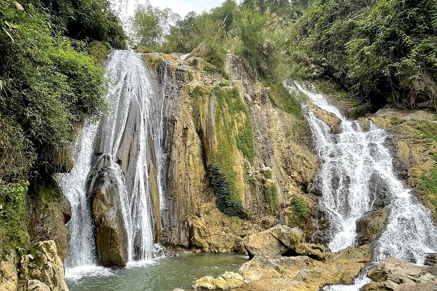 Go Lao Waterfall image