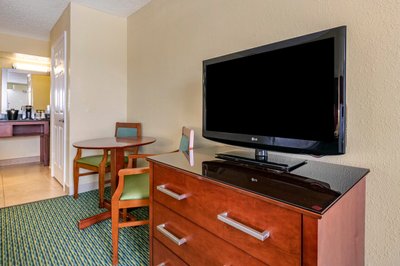 Hotel photo 18 of Holiday Inn Resort Orlando Lake Buena Vista, an IHG Hotel.