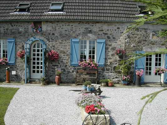 LA PETITE GRANGE - B&B Reviews (Les Perques, France)