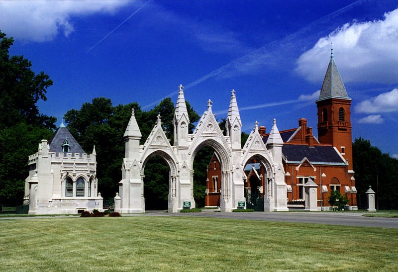 Crown Hill Cemetery image