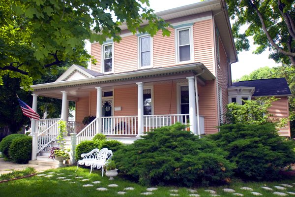 ARCOLA FLOWER PATCH BED & BREAKFAST - B&B Reviews (IL)