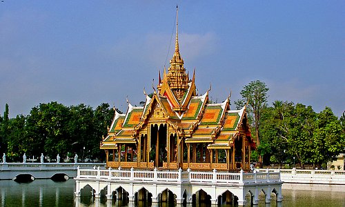 Divine-Seat-of-Personal-Freedom Pavilion, Bang Pa-In Summer Palace, Ayutthaya Province, Thailand