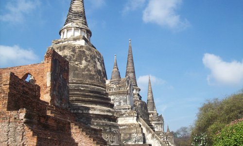 Three pagodas of Wat Phra Si Sanphet which house the remains of King Borommatrailokanat, King Bo