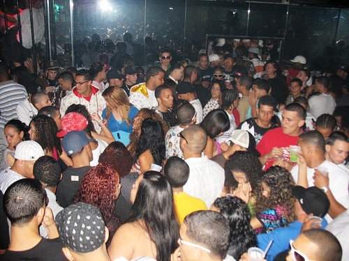 clubs in puerto rico age