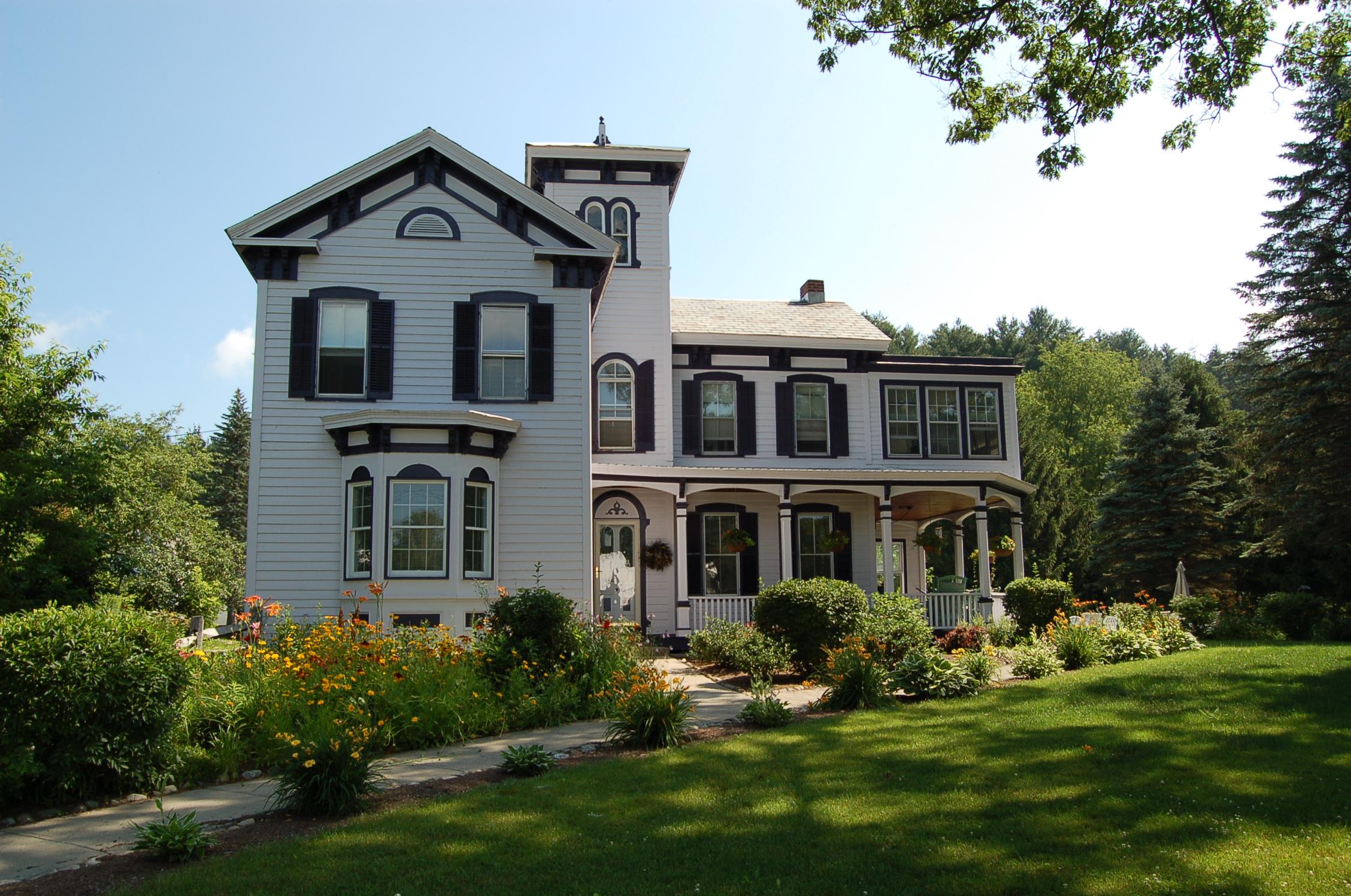 SEASONS BED & BREAKFAST - B&B Reviews (Warrensburg, NY - Lake George)