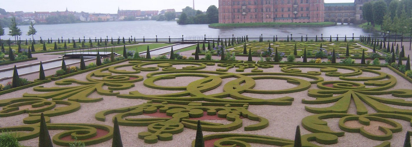 Frederiksborg Slot, con bellos jardines