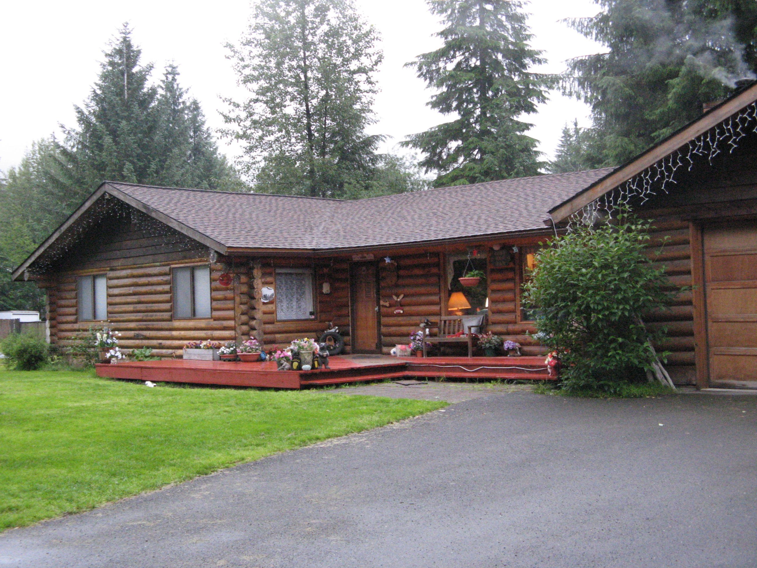 A COZY LOG BED AND BREAKFAST - Prices & B&B Reviews (Juneau, Alaska ...