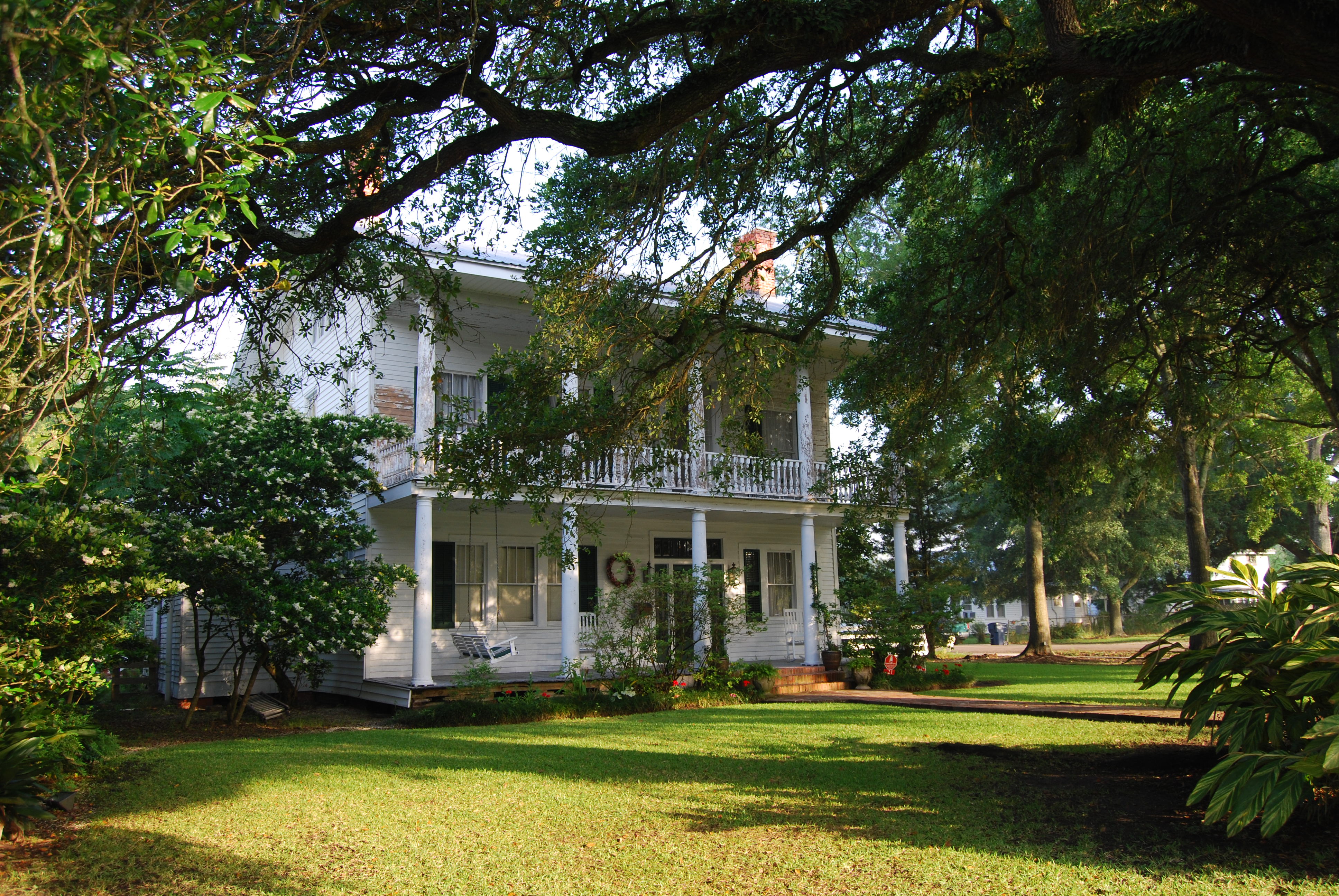 BIENVENUE HOUSE BED AND BREAKFAST - B&B Reviews (Saint Martinville, LA)