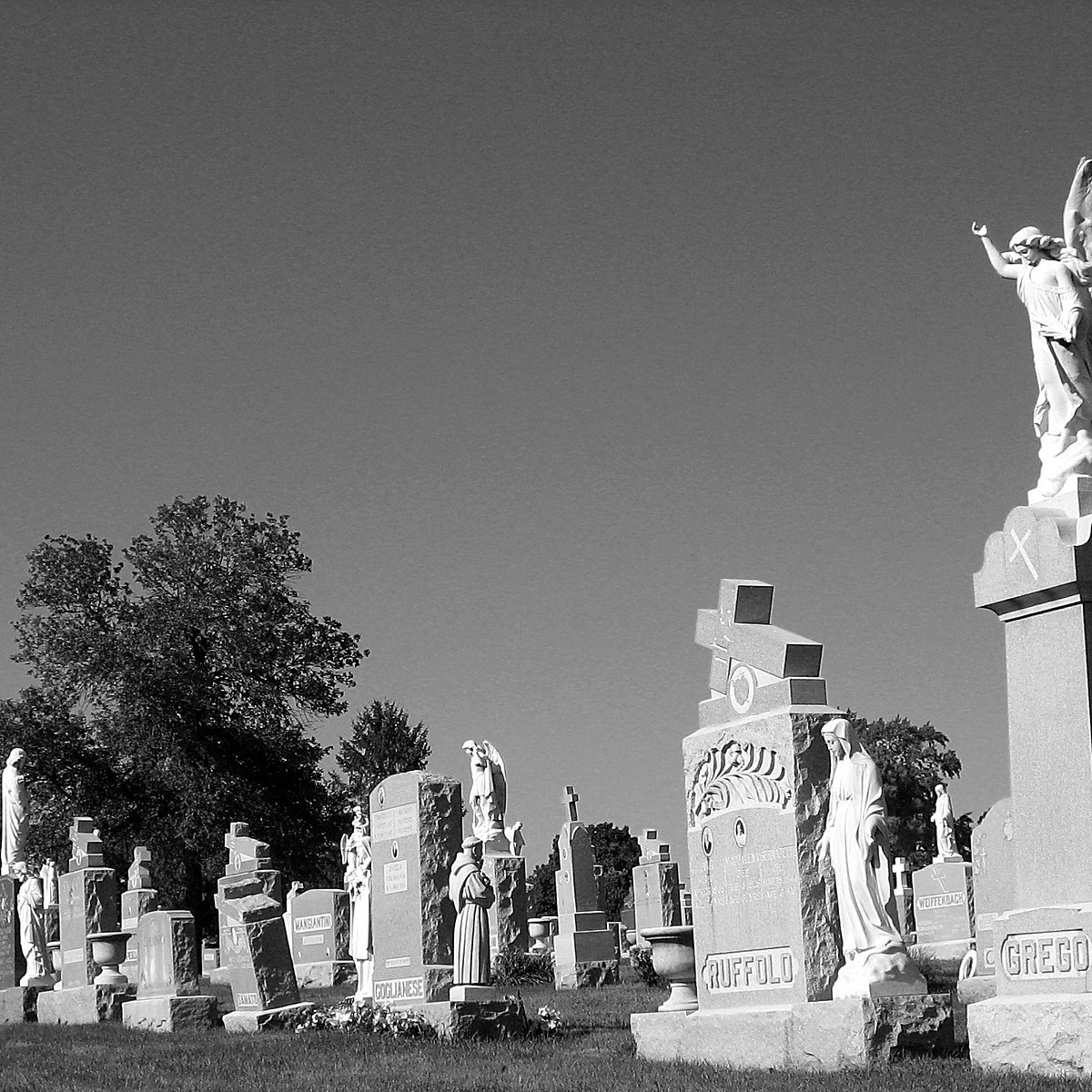 Mount Carmel Cemetery, Hillside