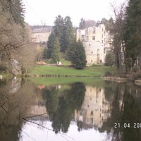 Beaufort Castle and "swan lake"