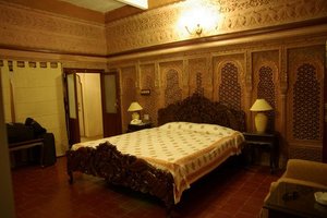 Room & Suite