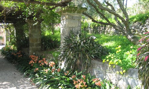 beautiful path to the villa