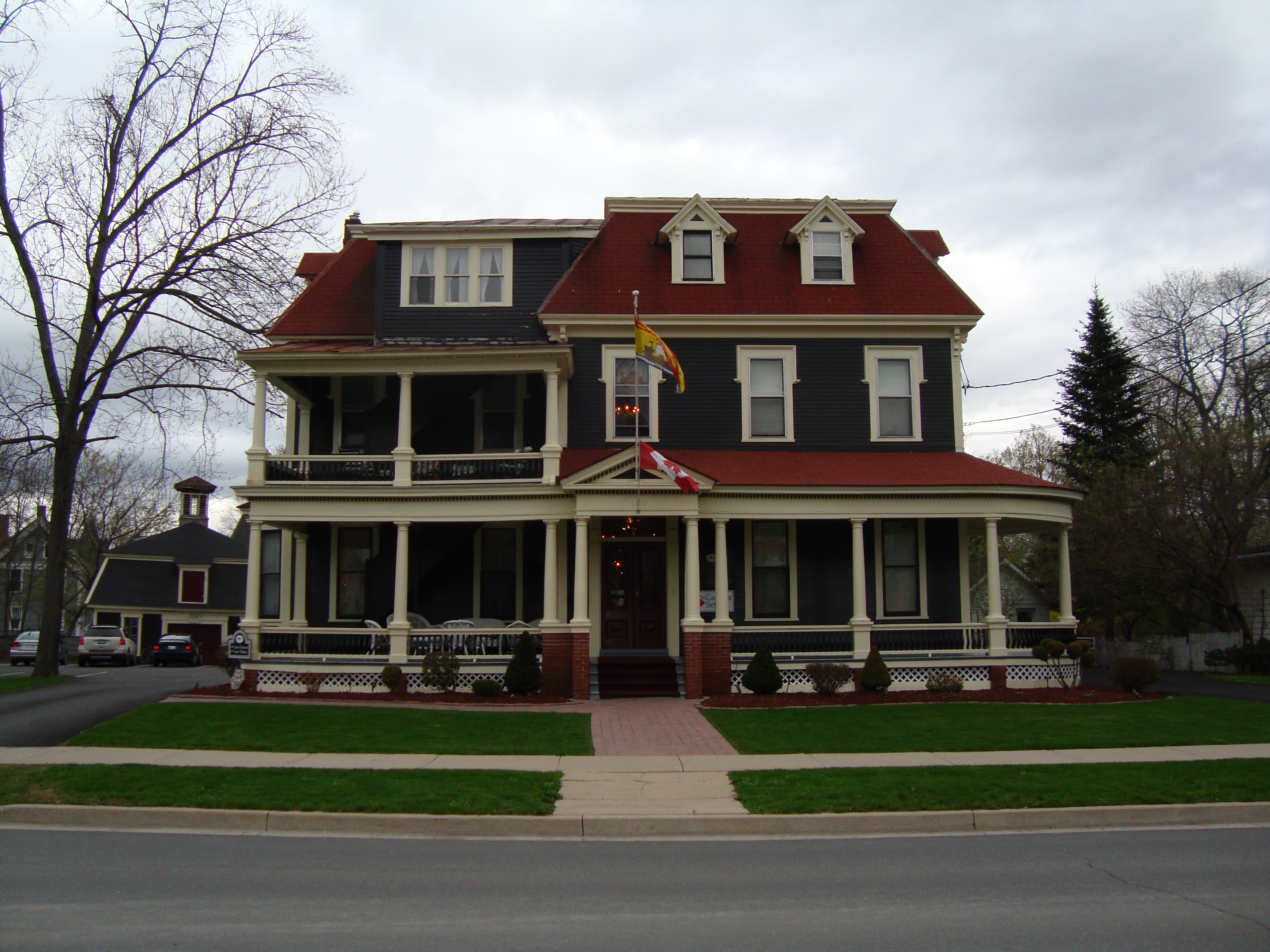 Carriage House Inn - UPDATED 2022 Prices, Reviews & Photos (Fredericton ...