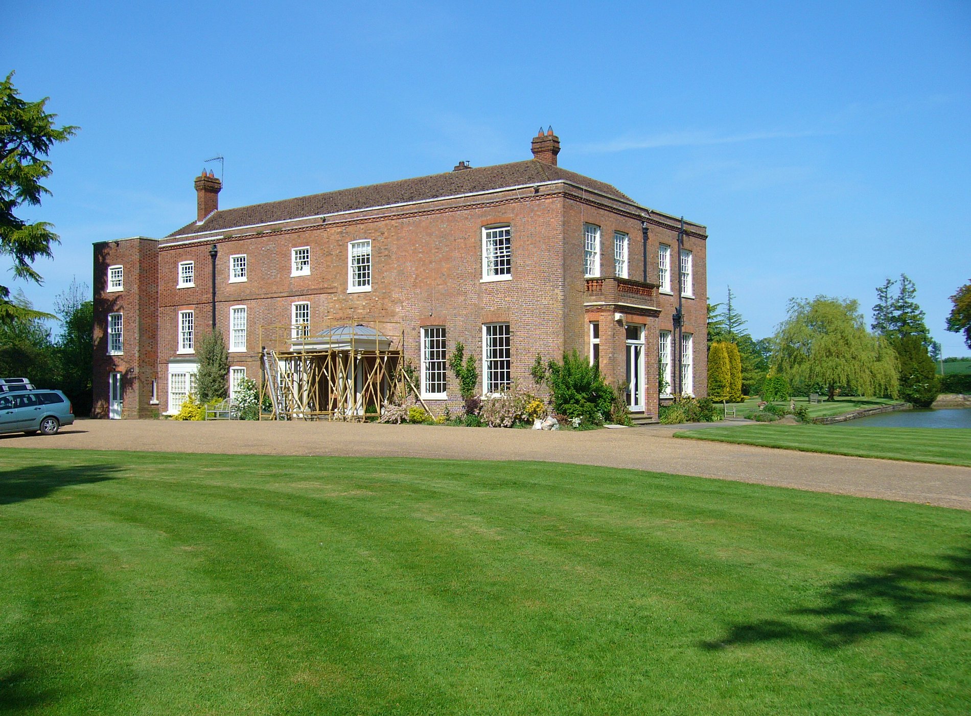 Starborough Manor image