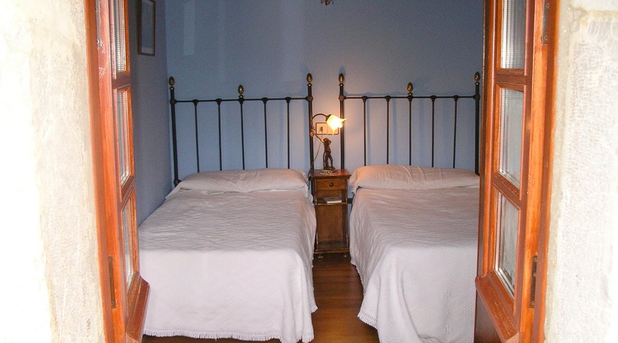 Twin bedroom