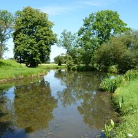 Moated garden