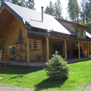 Stay in a beautiful and cozy log home