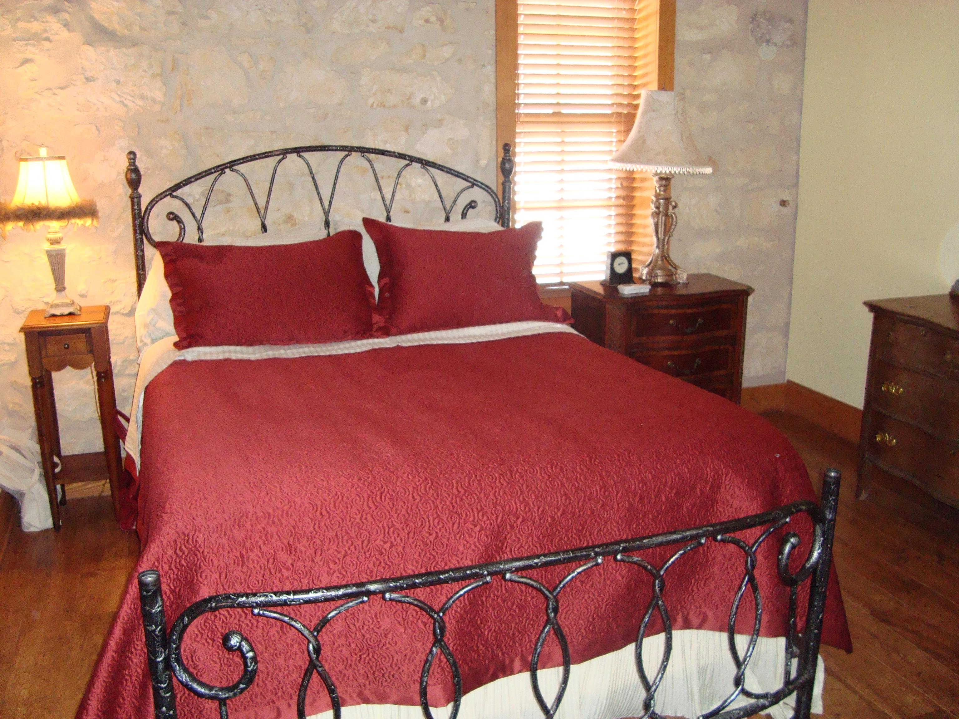 MAIN STREET B & B - Updated 2024 B&B Reviews (Fredericksburg, TX)