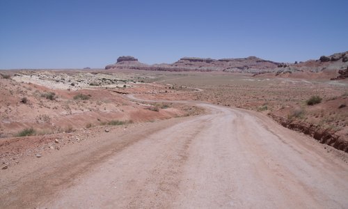 Road heading toward Goblin Valley SP