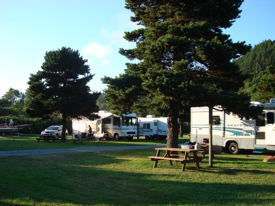 Escape to Klamath's Camper Corral: Your Northern California Adventure Awaits!