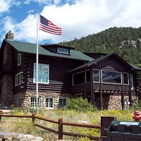 View of Visitor Center/Museum from parking lot