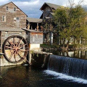 Lodge Factory Store - Pigeon Forge, Tennessee