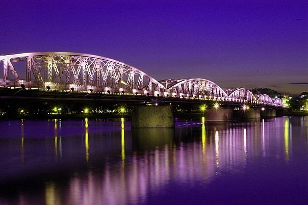 Truong Tien Bridge image