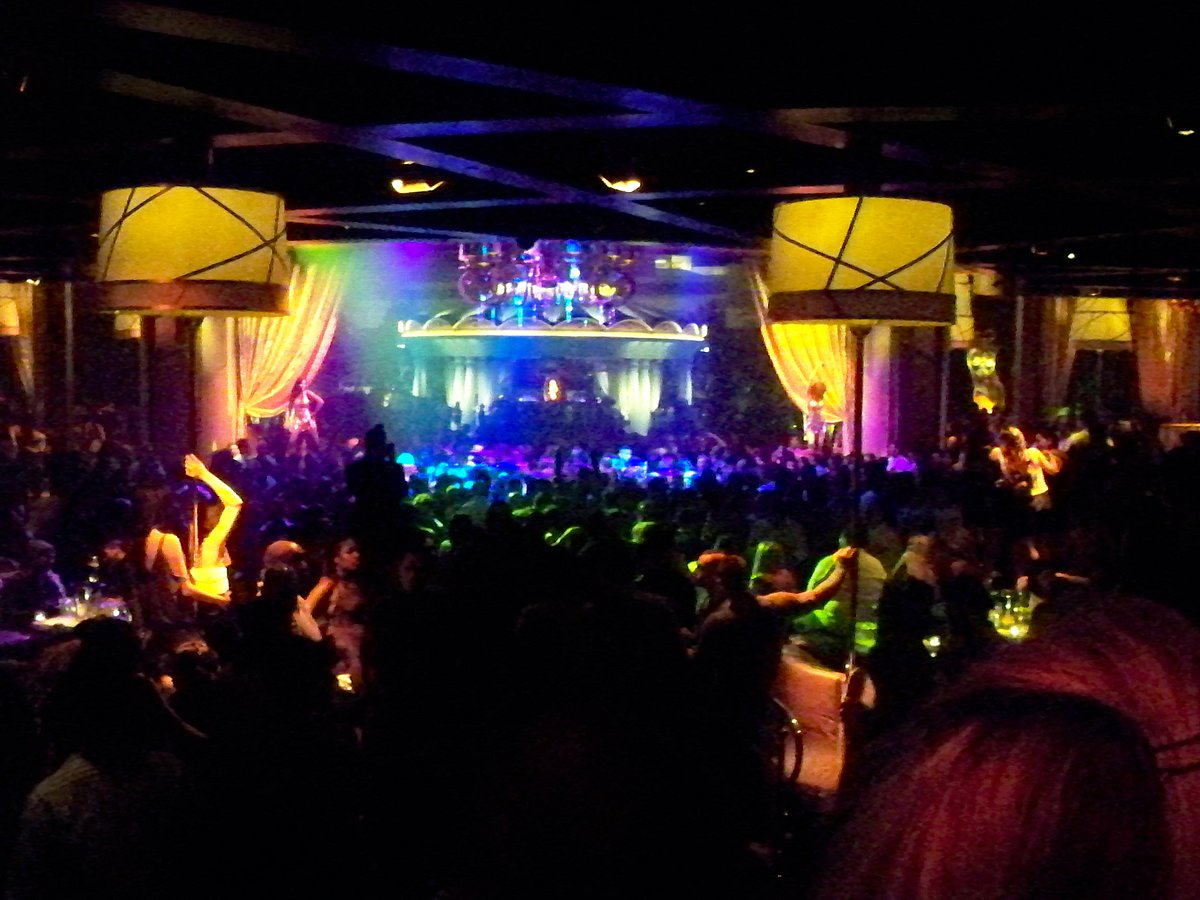 Deluxe Vegas Nightclub Experience