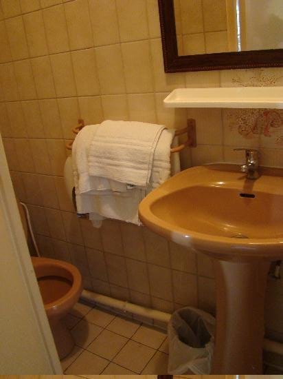 Europe's Hotel Bathrooms: What to Expect by Rick Steves