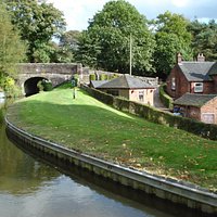 Beautiful scenes abound on the Caldon Canal