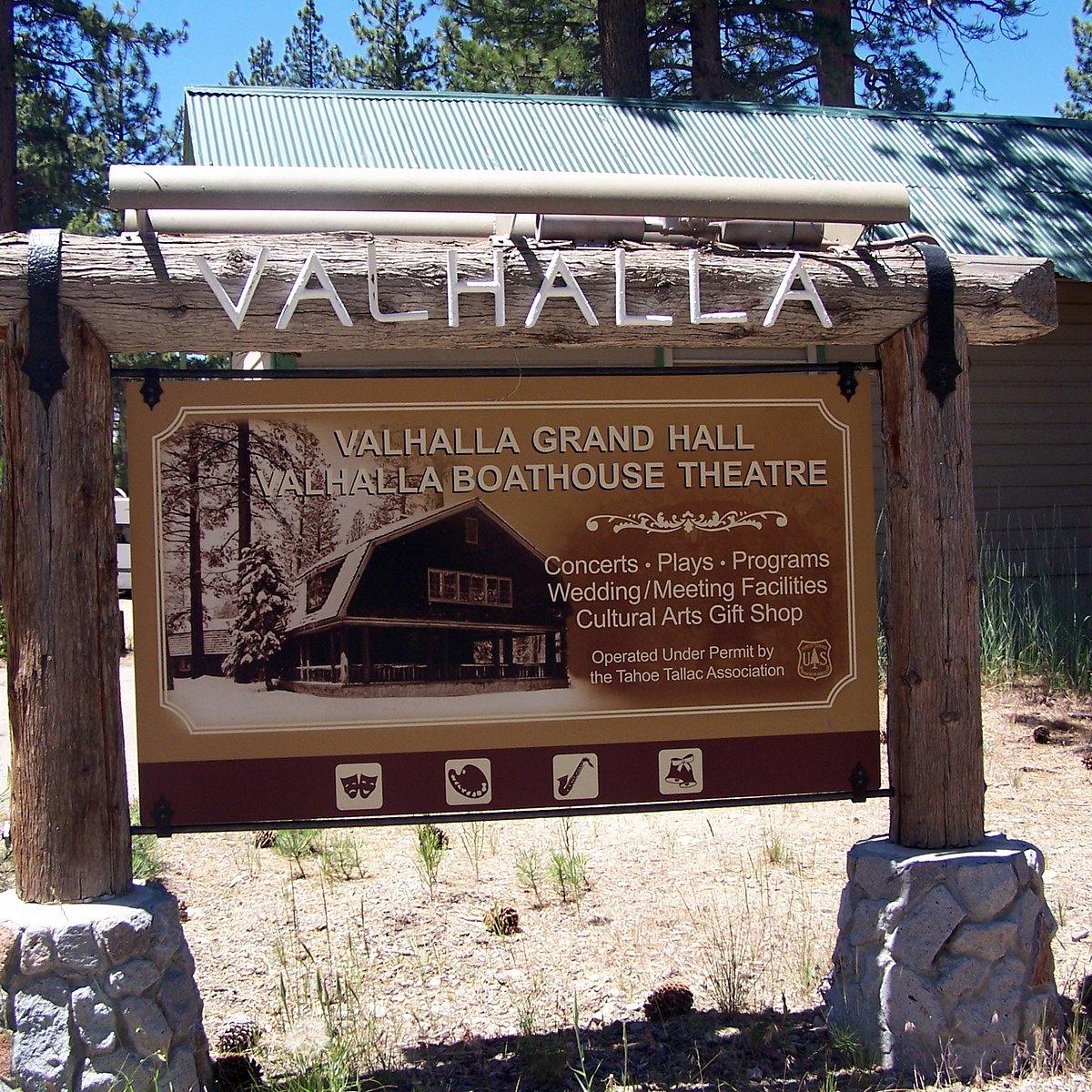 Hall's Store - Hall's Boathouse is owned by local lake friendly