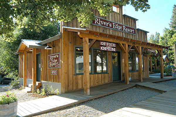 Hotel photo 16 of River's Edge Resort.