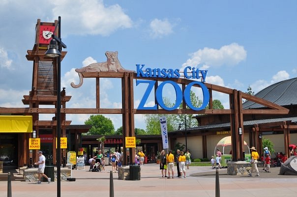 Kansas City Zoo image
