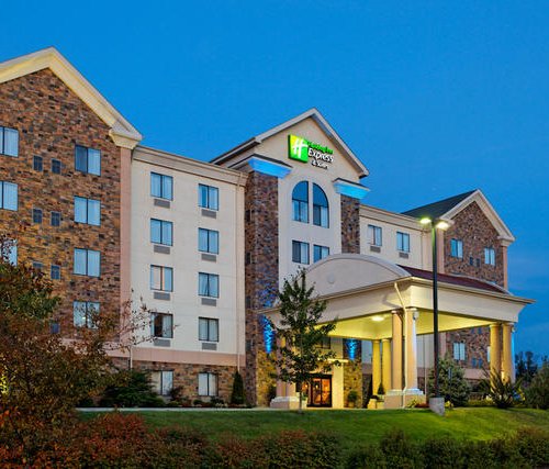 Holiday Inn Express & Suites Kingsport-Meadowview I-26, an IHG Hotel image