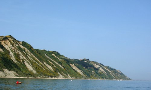 Monte San Bartolo visto dal mare