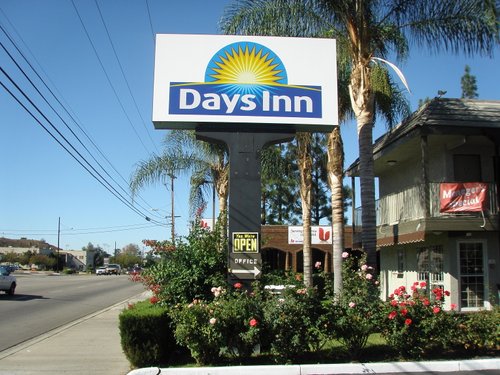 Days Inn by Wyndham San Bernardino image