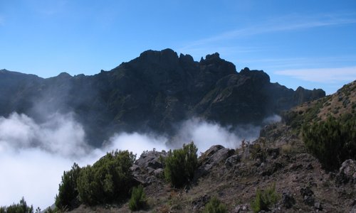 Mountain ridge from the path to Pico Ruivo