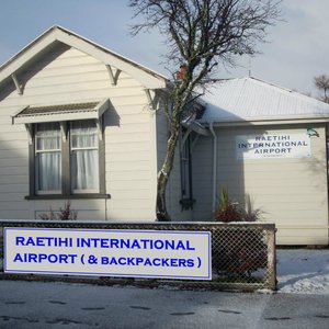 Main view of Raetihi International Airport* and Backpackers.  (Int airport not included)