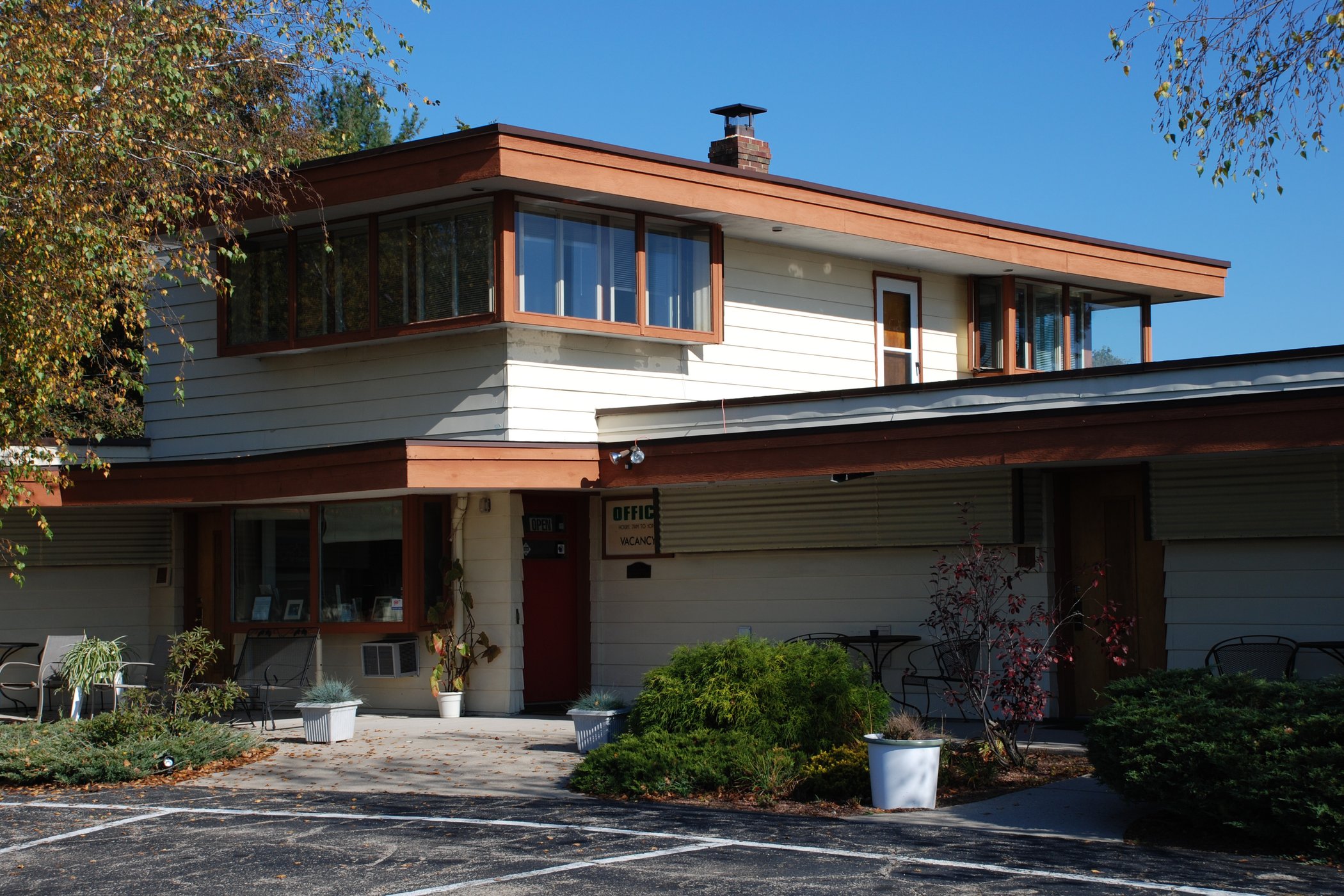 The Usonian Inn LLC by null