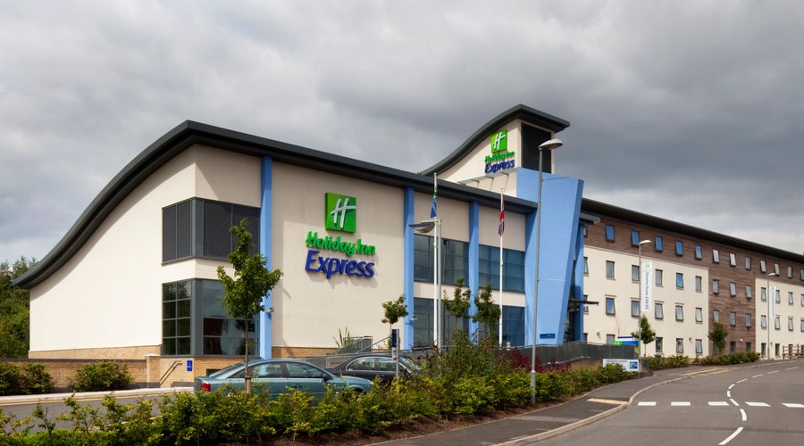 Holiday Inn Express Walsall Exterior