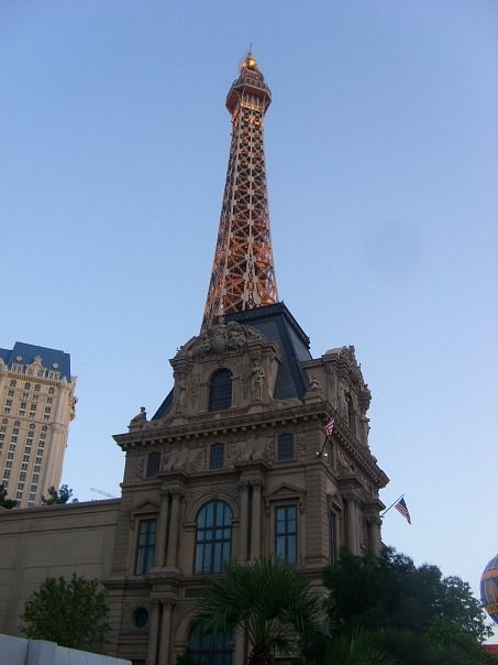 Red Room High floor with Eiffel tower view - Picture of Paris Las Vegas  Hotel & Casino, Paradise - Tripadvisor