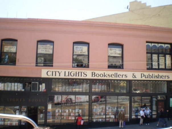 Praktisk Store Rundt om City Lights Booksellers (San Francisco) - All You Need to Know BEFORE You Go
