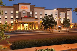 Hampton Inn & Suites Prescott Valley in Prescott Valley, image may contain: Hotel, City, Office Building, Inn