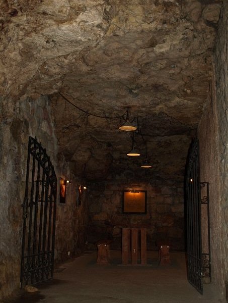 Matyas Caves image