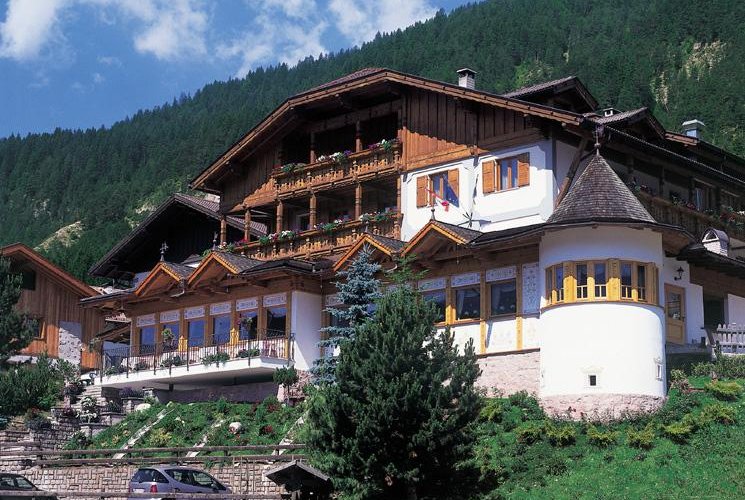 HOTEL LADINIA D'ESTATE