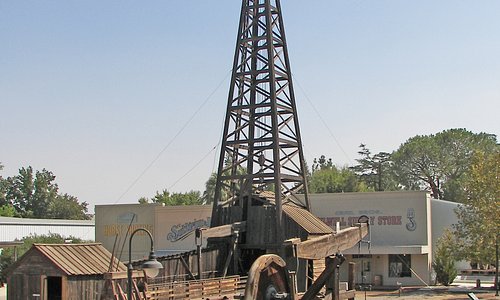 Wooden Oil Derrick and Pumping Unit