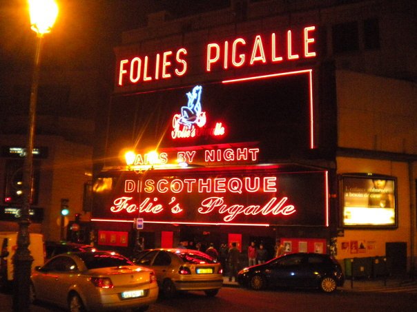 [Jeu] Suite d'images !  - Page 20 Folies-pigalle