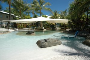 Pool & Beach