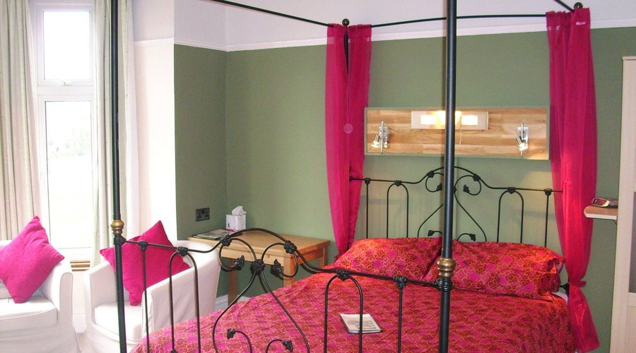 All rooms have TV, DVD, Fridge, Hairdyer, Toiuletries, Tea & Coffee etc.