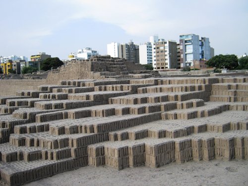 Huaca - in the heart of the city